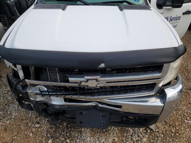 1GBJC34628E119120 - 2008 CHEVROLET SILVERADO C3500 WHITE photo 11