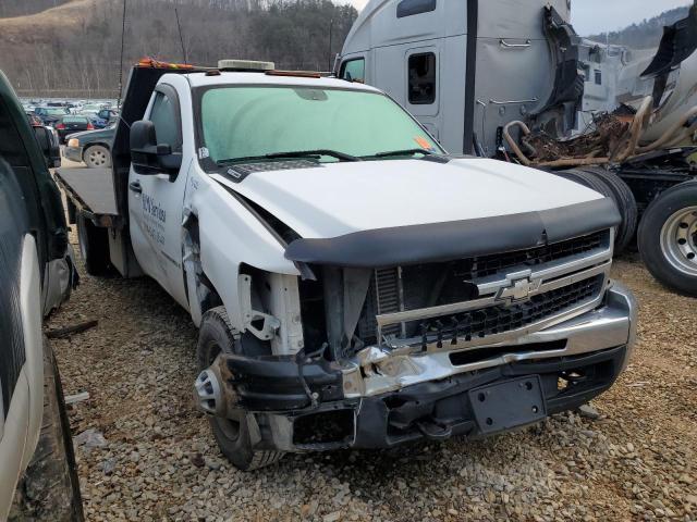 1GBJC34628E119120 - 2008 CHEVROLET SILVERADO C3500 WHITE photo 4