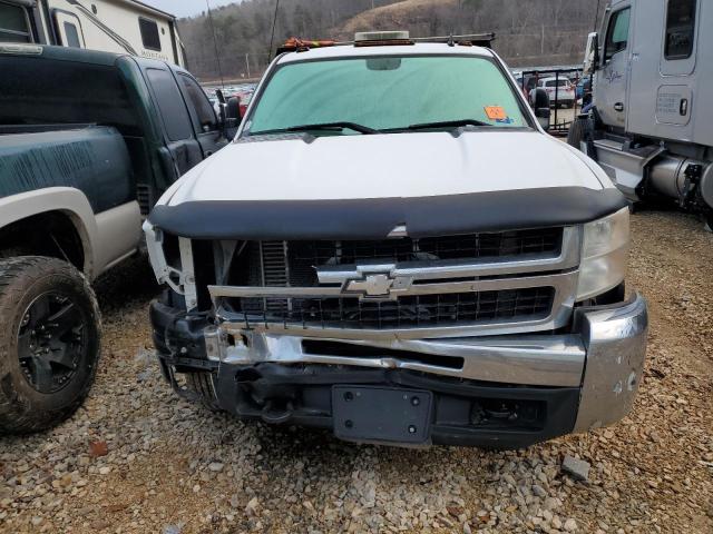 1GBJC34628E119120 - 2008 CHEVROLET SILVERADO C3500 WHITE photo 5