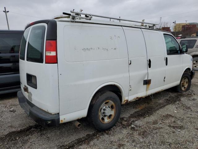 1GCGG25C481186477 - 2008 CHEVROLET EXPRESS G2 WHITE photo 3