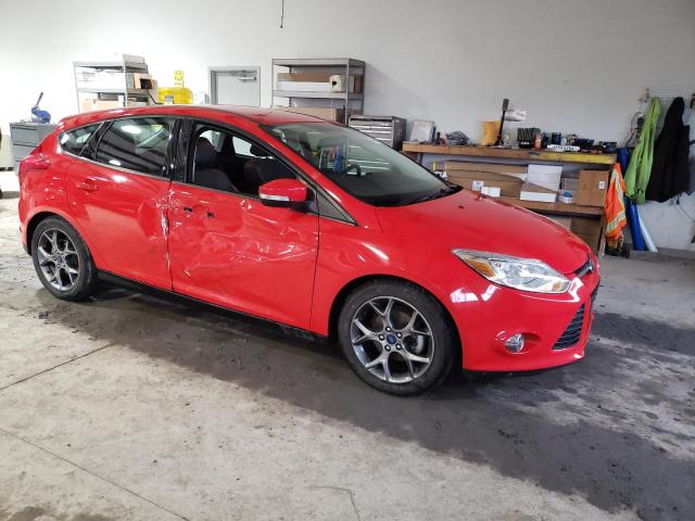 1FADP3K26EL204665 - 2014 FORD FOCUS SE RED photo 4