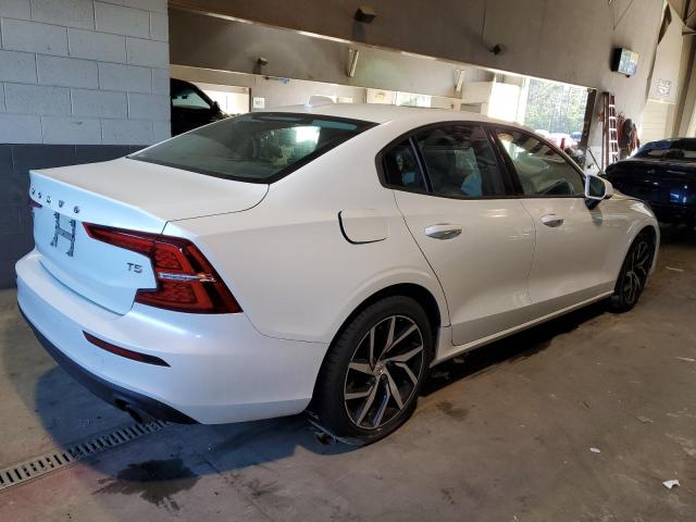 7JR102FK8KG008268 - 2019 VOLVO S60 T5 MOMENTUM WHITE photo 3