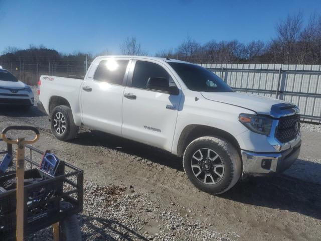 5TFDW5F12JX752725 - 2018 TOYOTA TUNDRA CREWMAX SR5 WHITE photo 4