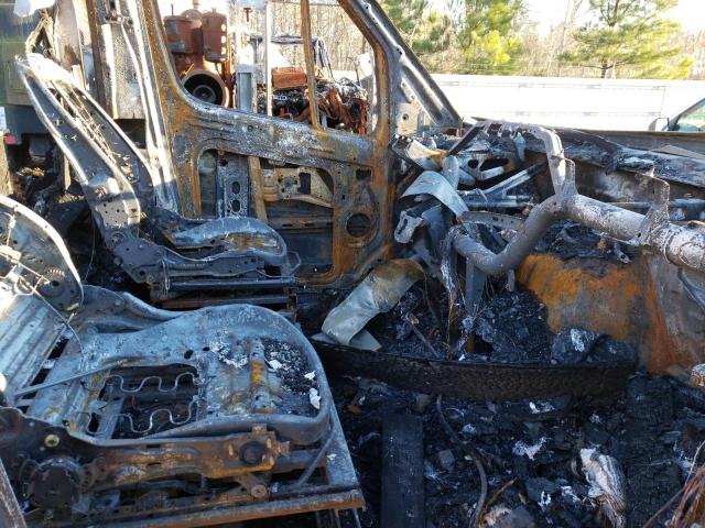 WDAPF4CC6G9646193 - 2017 WILDWOOD MOTOR HOME 3500 BURN photo 5