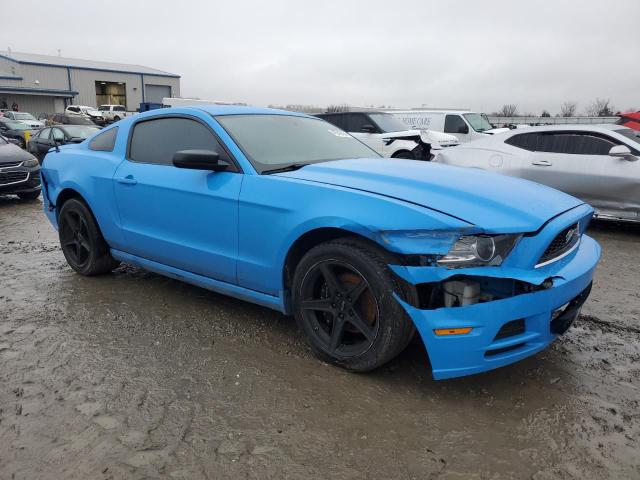 1ZVBP8AM2D5261771 - 2013 FORD MUSTANG BLUE photo 4