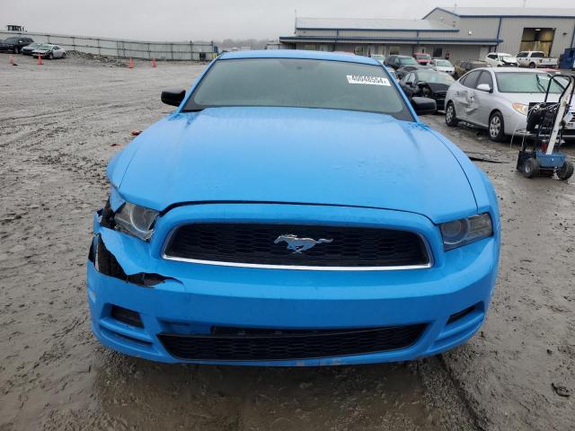 1ZVBP8AM2D5261771 - 2013 FORD MUSTANG BLUE photo 5