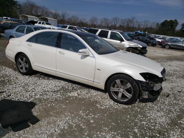 WDDNG9EB6CA446559 - 2012 MERCEDES-BENZ S 550 4MATIC WHITE photo 4