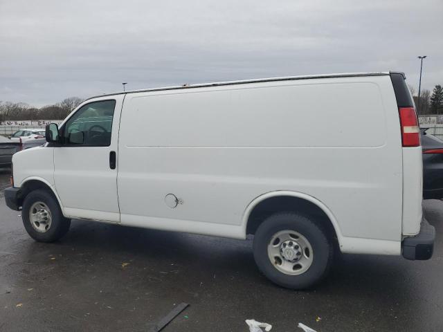 1GCGG25V771222680 - 2007 CHEVROLET EXPRESS G2 WHITE photo 2