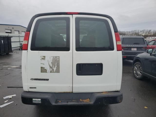 1GCGG25V771222680 - 2007 CHEVROLET EXPRESS G2 WHITE photo 6