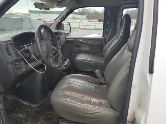 1GCGG25V771222680 - 2007 CHEVROLET EXPRESS G2 WHITE photo 7