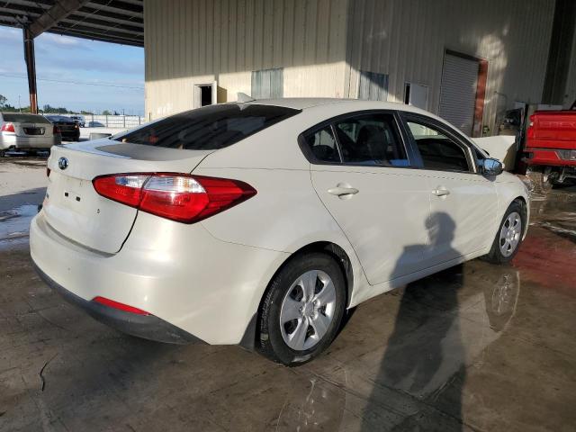 KNAFK4A63F5374688 - 2015 KIA FORTE LX WHITE photo 3