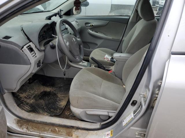 2T1BU4EEXAC255836 - 2010 TOYOTA COROLLA LE BASE SILVER photo 7