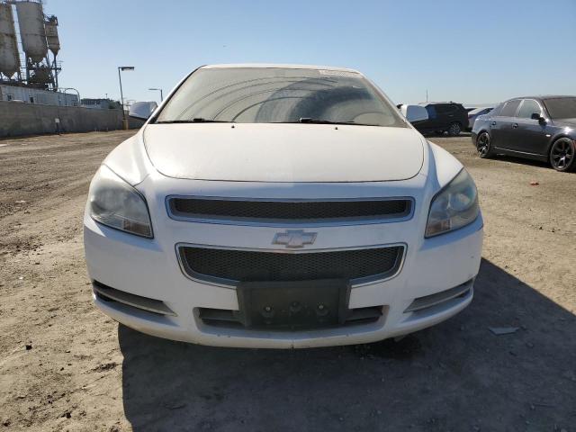1G1ZC5E08AF324826 - 2010 CHEVROLET MALIBU 1LT თეთრი ფოტო 5