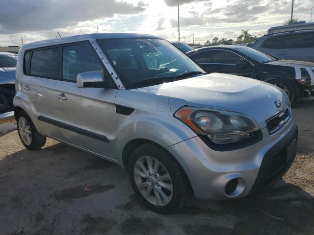 KNDJT2A60D7522411 - 2013 KIA SOUL + SILVER photo 4