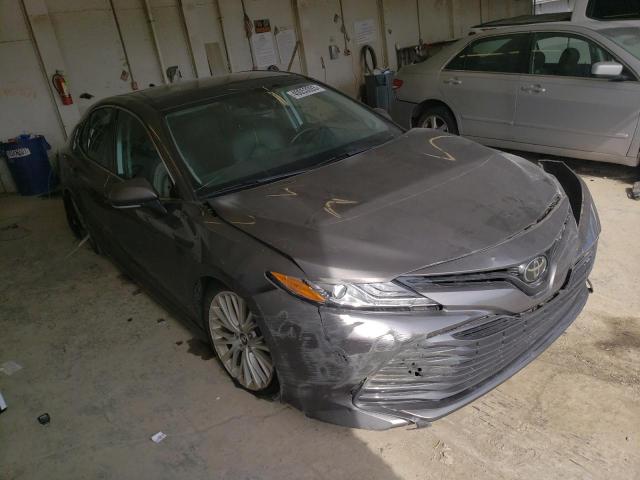 4T1B11HK2KU786201 - 2019 TOYOTA CAMRY XLE L GRAY photo 4