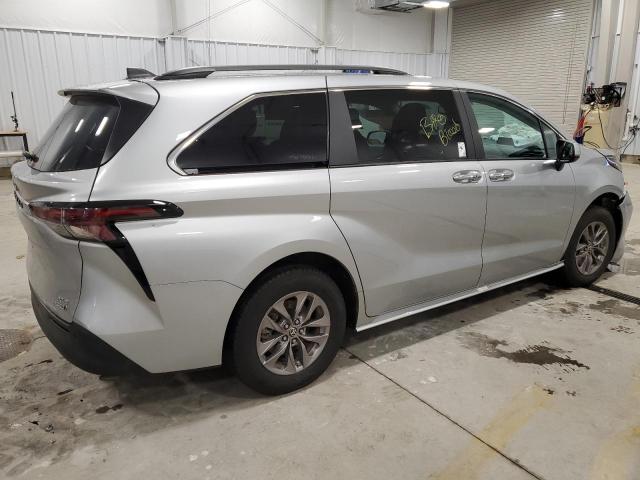 5TDJSKFC2PS078895 - 2023 TOYOTA SIENNA XLE SILVER photo 3