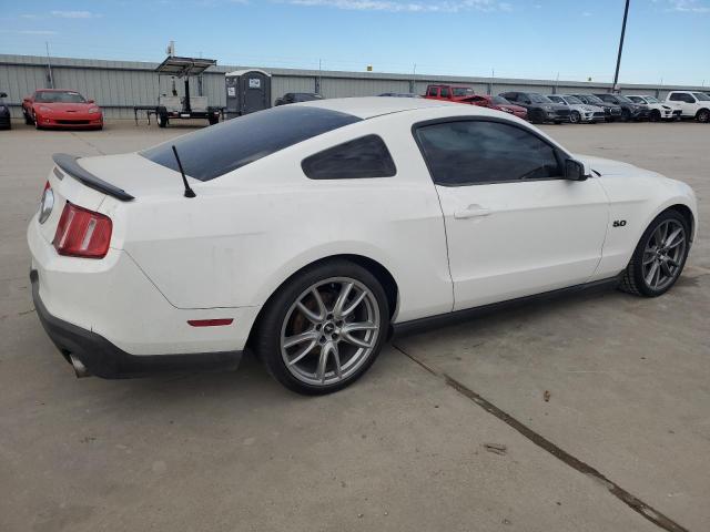 1ZVBP8CF1C5284830 - 2012 FORD MUSTANG GT WHITE photo 3