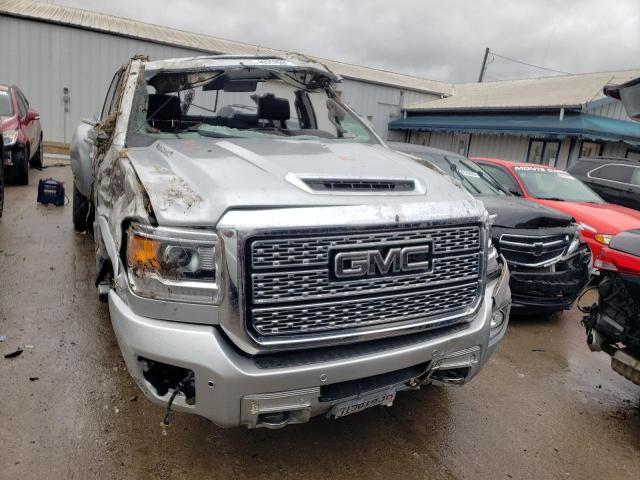 1GT42YEYXJF105250 - 2018 GMC SIERRA K3500 DENALI SILVER photo 5