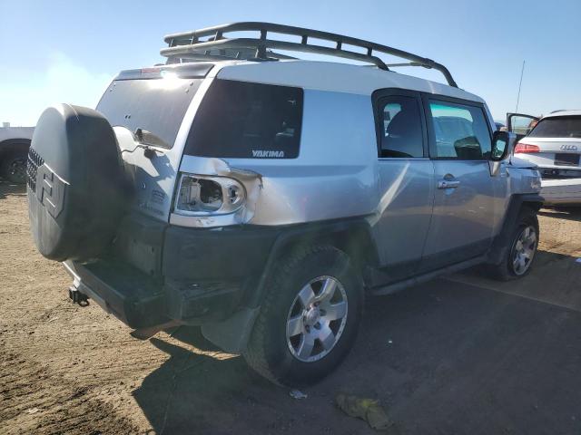 JTEBU11F370025082 - 2007 TOYOTA FJ CRUISER SILVER photo 3