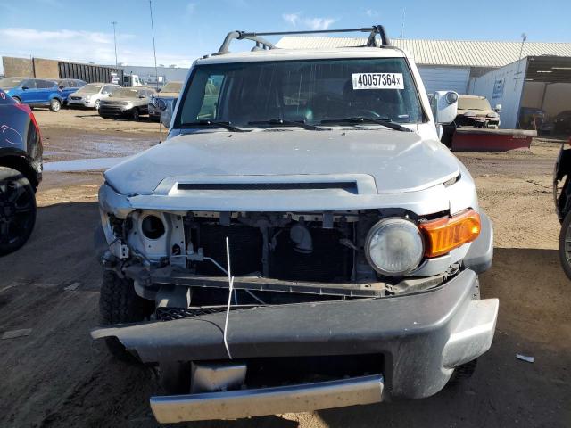 JTEBU11F370025082 - 2007 TOYOTA FJ CRUISER SILVER photo 5