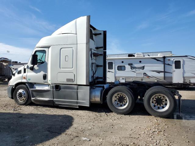 3AKJGHDV4JSJJ2298 - 2018 FREIGHTLINER CASCADIA 1 WHITE photo 9