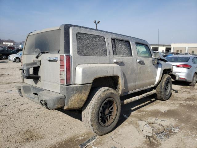 5GTEN13E788186629 - 2008 HUMMER H3 GRAY photo 3