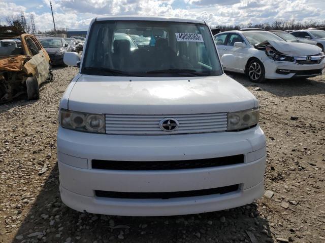 JTLKT324950220279 - 2005 TOYOTA SCION XB WHITE photo 5