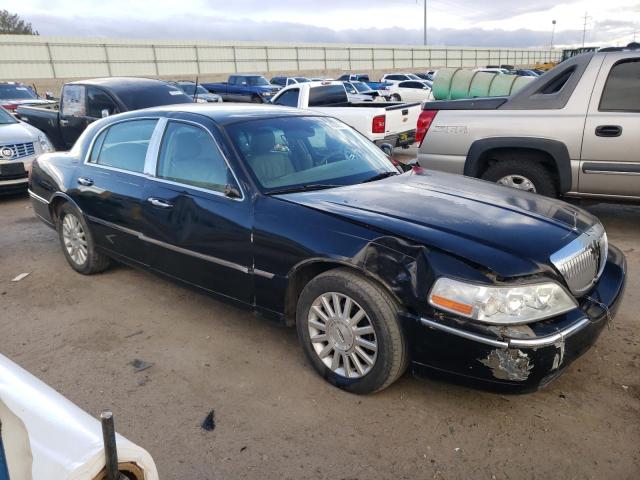 1LNHM81W54Y647313 - 2004 LINCOLN TOWN CAR EXECUTIVE BLACK photo 4