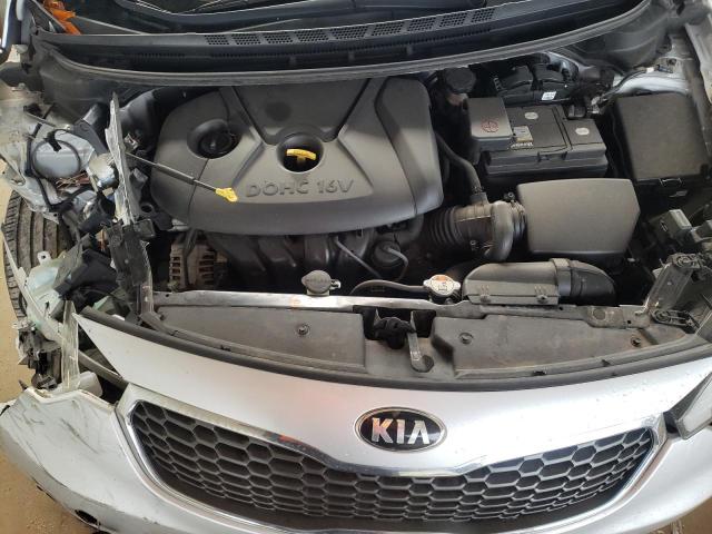 KNAFX4A66G5479132 - 2016 KIA FORTE LX SILVER photo 11