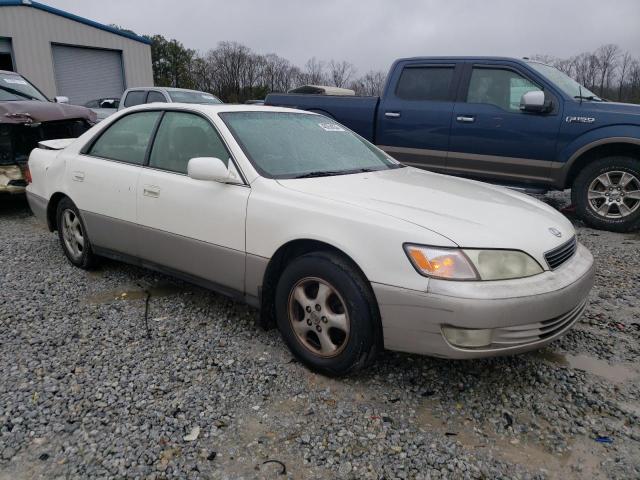 JT8BF22G3V0017927 - 1997 LEXUS ES 300 WHITE photo 4