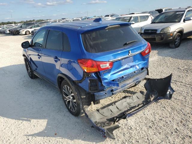 JA4AP3AU4JZ011352 - 2018 MITSUBISHI OUTLANDER ES BLUE photo 2