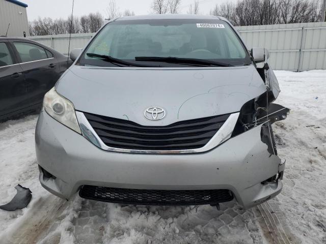 5TDKK3DC9ES425214 - 2014 TOYOTA SIENNA LE SILVER photo 5