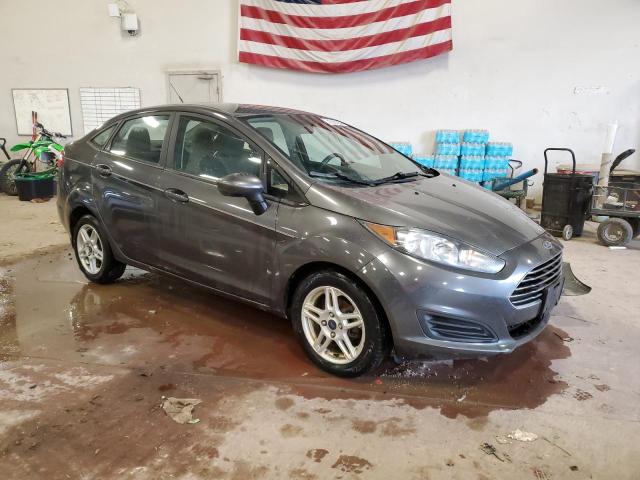 3FADP4BJ3JM115478 - 2018 FORD FIESTA SE GRAY photo 4