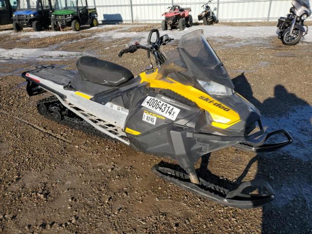 2BPSGNNA6NV000415 - 2022 SKI DOO SNOWMOBILE YELLOW photo 1