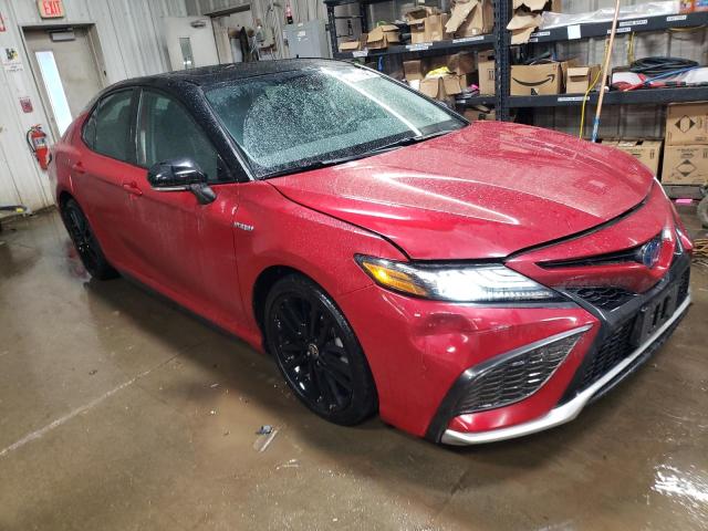 4T1K31AKXMU022216 - 2021 TOYOTA CAMRY XSE RED photo 4