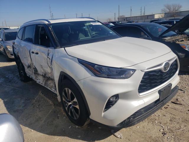 5TDGZRAHXLS513108 - 2020 TOYOTA HIGHLANDER XLE WHITE photo 4