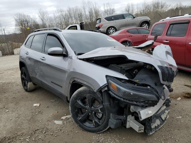 1C4PJLLNXKD290697 - 2019 JEEP CHEROKEE LATITUDE PLUS SILVER photo 4