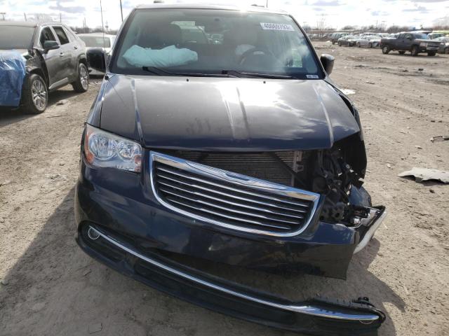 2C4RC1BG3DR565238 - 2013 CHRYSLER TOWN & COU TOURING შავი ფოტო 5