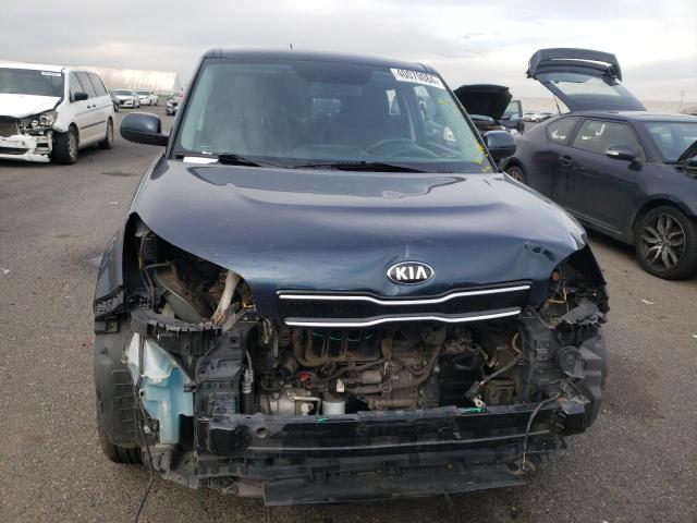 KNDJP3A52K7000703 - 2019 KIA SOUL + BLUE photo 5