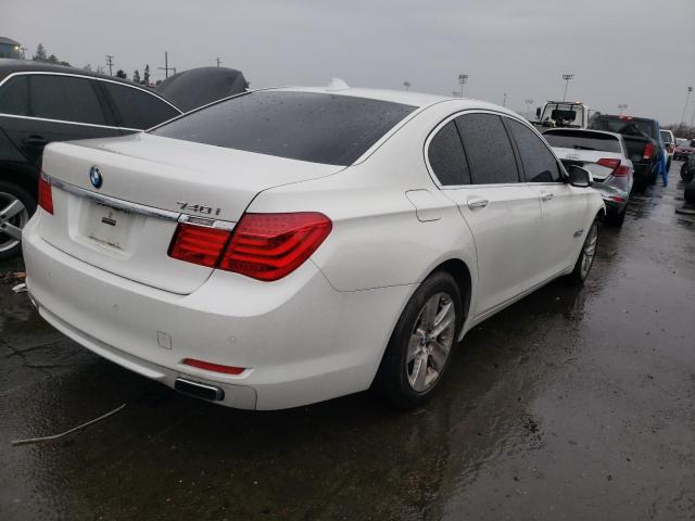 WBAKA4C54BC612401 - 2011 BMW 740 I WHITE photo 3