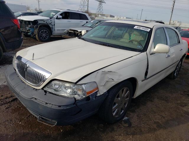 1LNHM83V07Y635126 - 2007 LINCOLN TOWN CAR DESIGNER WHITE photo 1