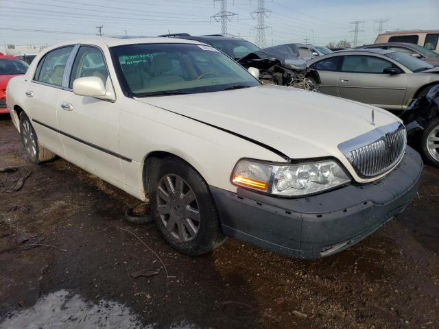 1LNHM83V07Y635126 - 2007 LINCOLN TOWN CAR DESIGNER WHITE photo 4