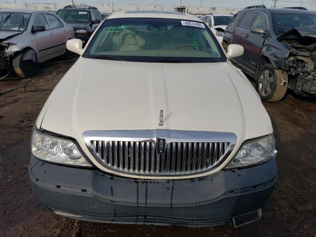 1LNHM83V07Y635126 - 2007 LINCOLN TOWN CAR DESIGNER WHITE photo 5