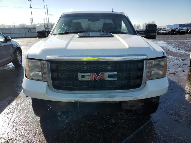 1GT220C83BZ375254 - 2011 GMC SIERRA K2500 SLE WHITE photo 5