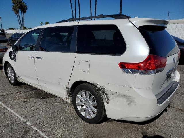 5TDDK3DC8DS055994 - 2013 TOYOTA SIENNA XLE WHITE photo 2