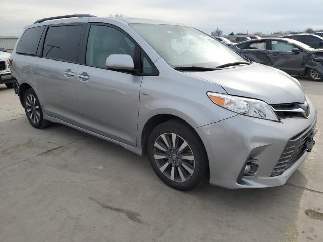 5TDDZ3DC2JS193862 - 2018 TOYOTA SIENNA XLE SILVER photo 4