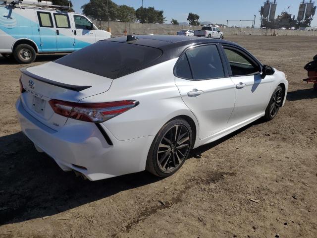 4T1B61HKXKU196961 - 2019 TOYOTA CAMRY XSE WHITE photo 3