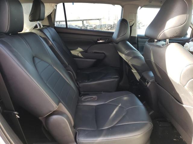 5TDGZRBH7MS552819 - 2021 TOYOTA HIGHLANDER XLE SILVER photo 10