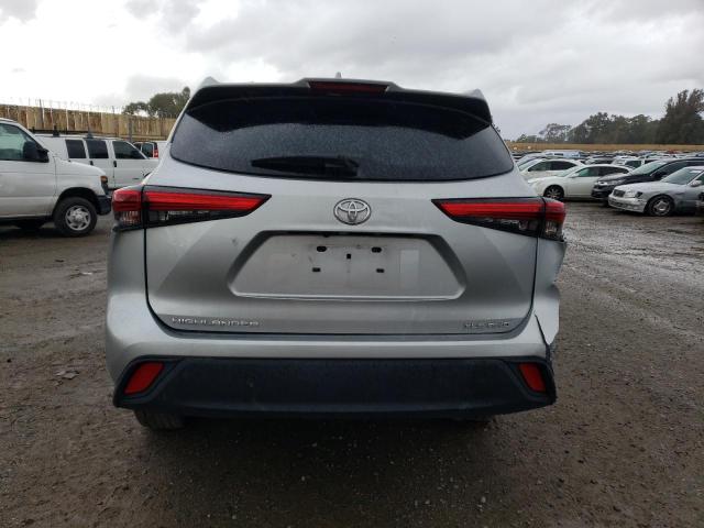 5TDGZRBH7MS552819 - 2021 TOYOTA HIGHLANDER XLE SILVER photo 6