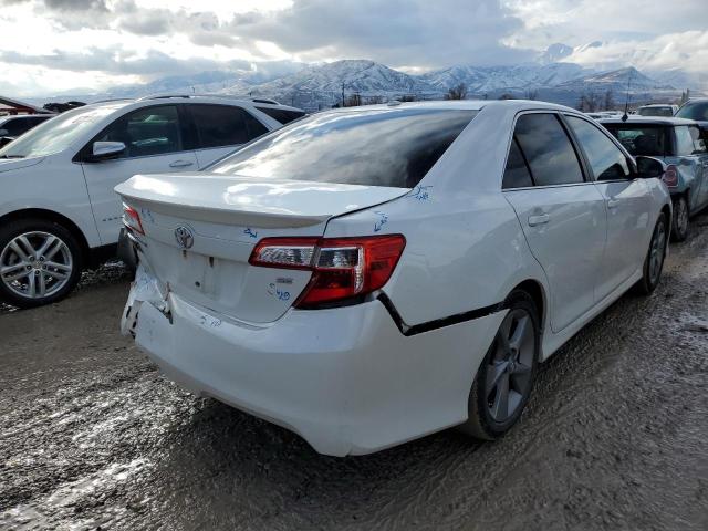 4T1BF1FK8CU621713 - 2012 TOYOTA CAMRY BASE WHITE photo 3